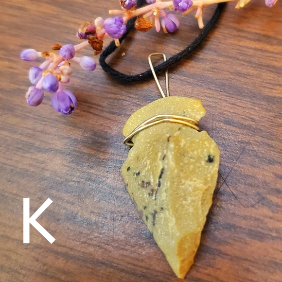 🌿 Natural Stone Arrowhead Necklace 🌿 - Picture 12 of 16